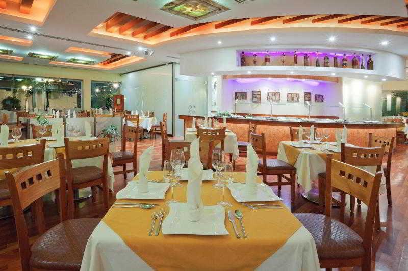 Crowne Plaza Tuxtla Gutierrez Hotel Restaurant photo
